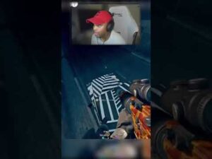 Decided to play subway surfers on Warzone 🤣 #shorts #warzone #viral #gaming #fyp #funny