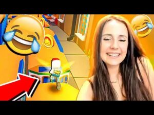 PRIMEIRA VEZ DA MINHA NAMORADA JOGANDO SUBWAY SURFERS !!