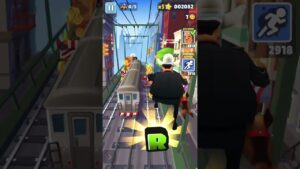#4k SUBWAY SURFERS UM POLICIAL EM CIMA DO TREM. #2k #youtubeshorts #video #subway #viral  #shorts