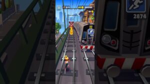 Jogando Subway surfers
