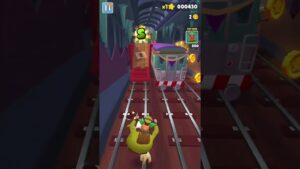 jogando subway surfers já q caguei tudo No video