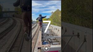 10s hide from the camera Subway surfers edition !