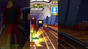 Subway Surfers mais o papai Noel quer me pegar!!😏😥 #subwaysurfers #humor #infantil #560k #shorts