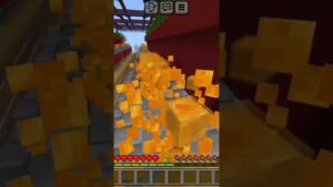 play in Minecraft Subway Surfers #minecraft #games #gaming #shorts
